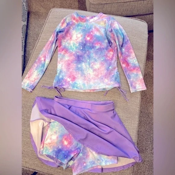 D17.24 NWOT Girls Two Pieces Swimsuit Swimming Skirt with Shorts Swimwear 8T - Picture 2 of 4